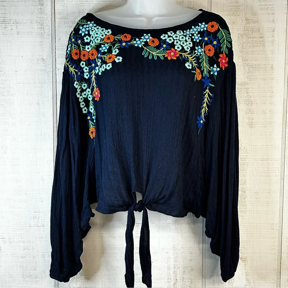 Free‎ People Embroidered Top XS Long Dolman Sleeve Cropped Boho Festival Blue